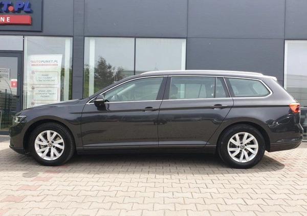 Volkswagen Passat cena 89900 przebieg: 123155, rok produkcji 2021 z Warszawa małe 352